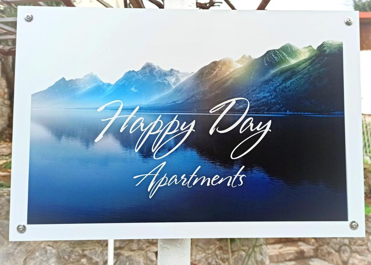 Apartments Happy Day Karlobag Luaran gambar