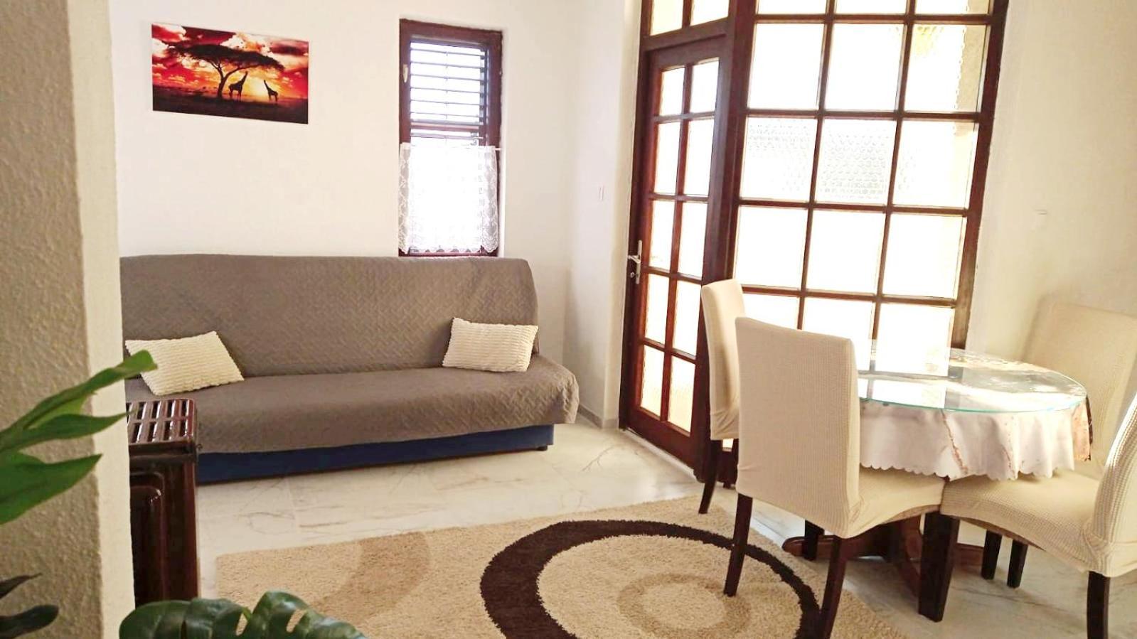 Apartments Happy Day Karlobag Luaran gambar